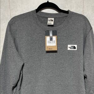 The North Face Men's Long Sleeve Gray crew sweatshirt NWT
